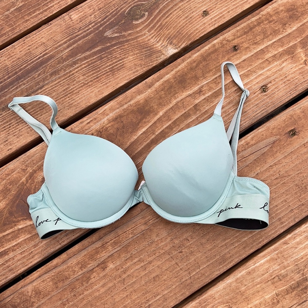 PINK Victoria’s Secret Green Padded Slight Push-Up Bra
